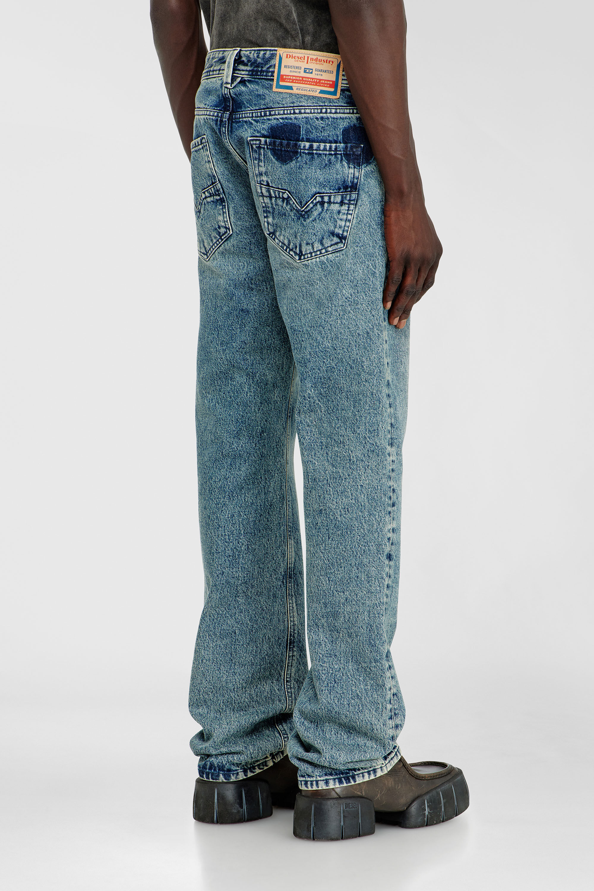 Diesel - Man's Regular Jeans 1985 Larkee 0IFBV, Medium blue - 5