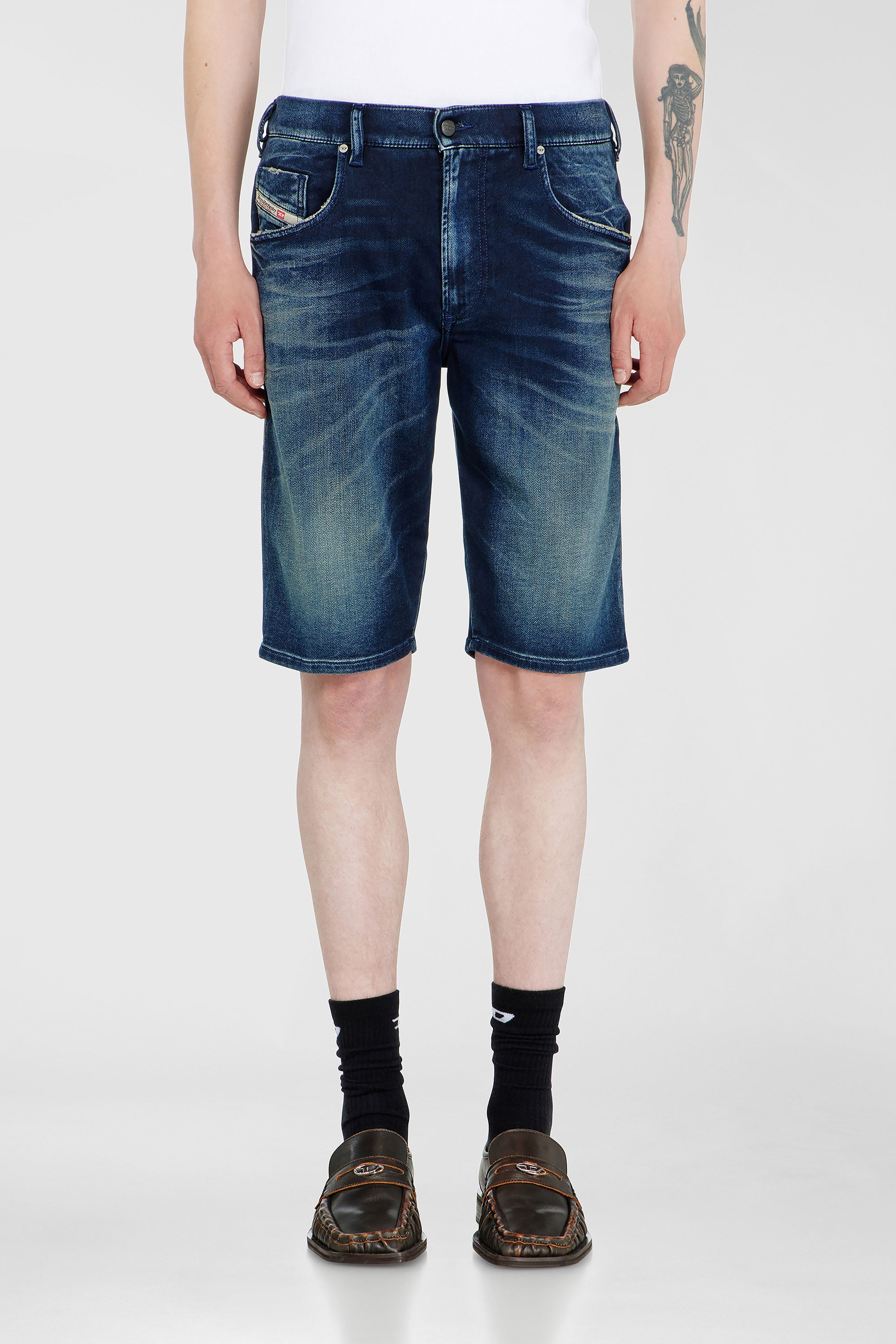 Diesel - 2033 D-KROOLEY-SHORT-BW JOGG, Man's Chino shorts in shaded JoggJeans in Dark Blue - 1