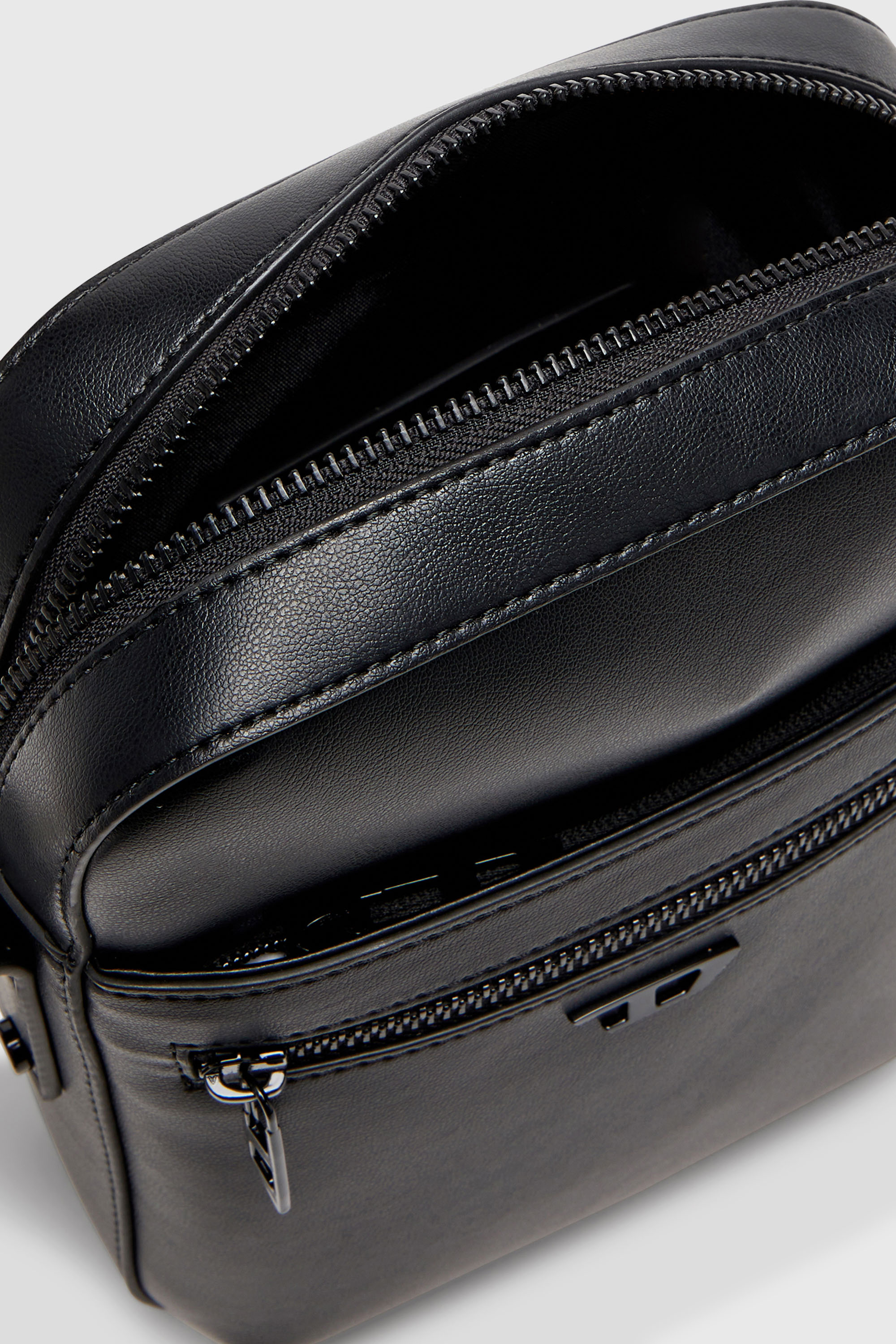 Diesel - RIVET-D CROSSBODY, Man's Rivet-D - Crossbody bag in PU with rivet details in Black - 4