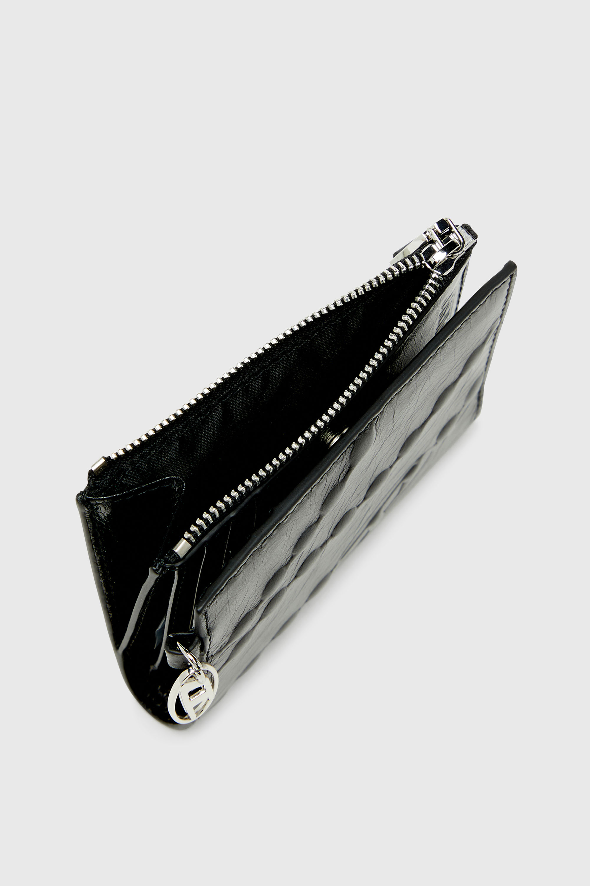 Diesel - OVAL-D BI FOLD ZIP II, Woman's Leather bi-fold wallet with embossed chain motif in Black - 4