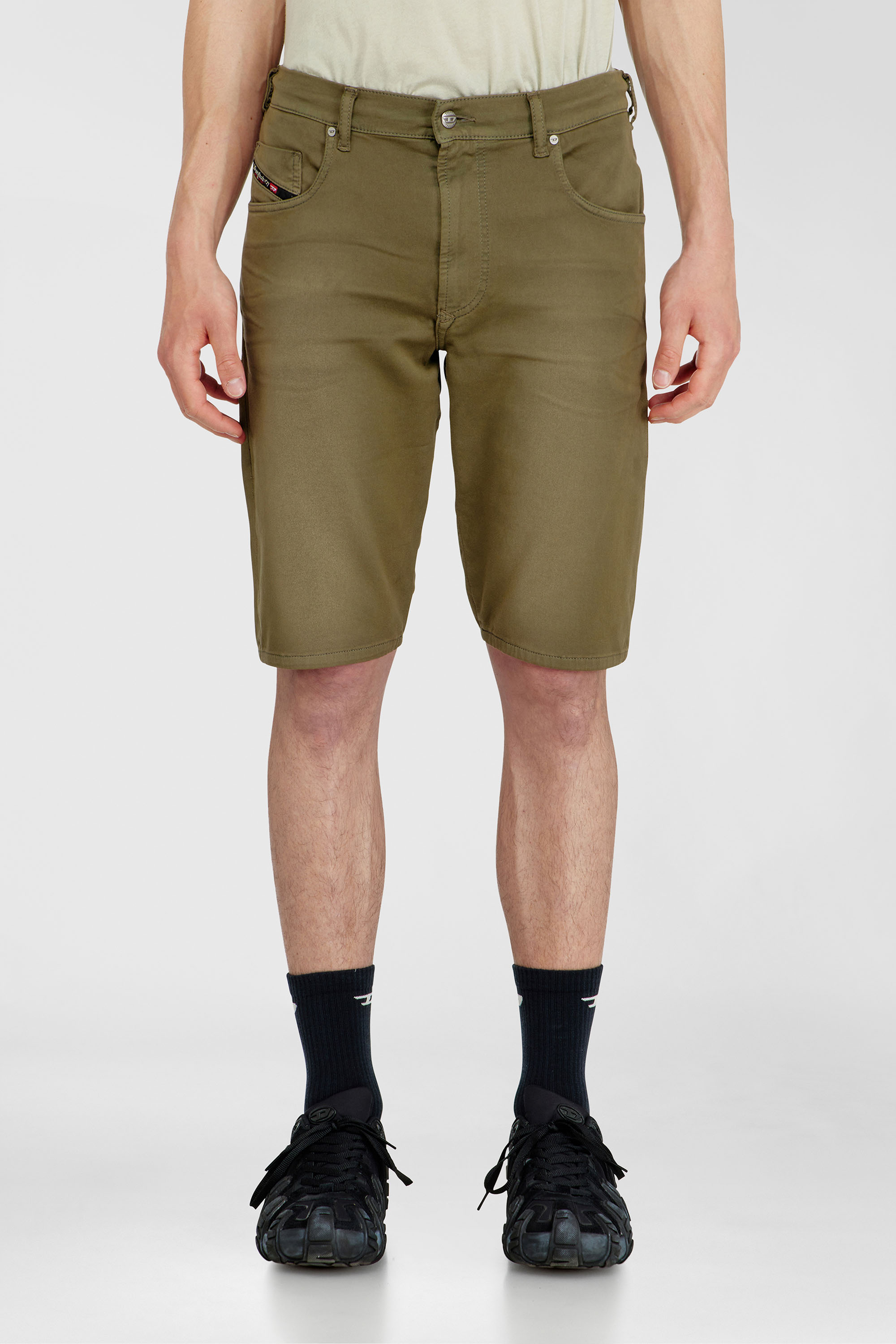 Diesel - 2033 D-KROOLEY-SHORT-BW JOGG, Man's Slim shorts in coloured denim in Military Green - 1