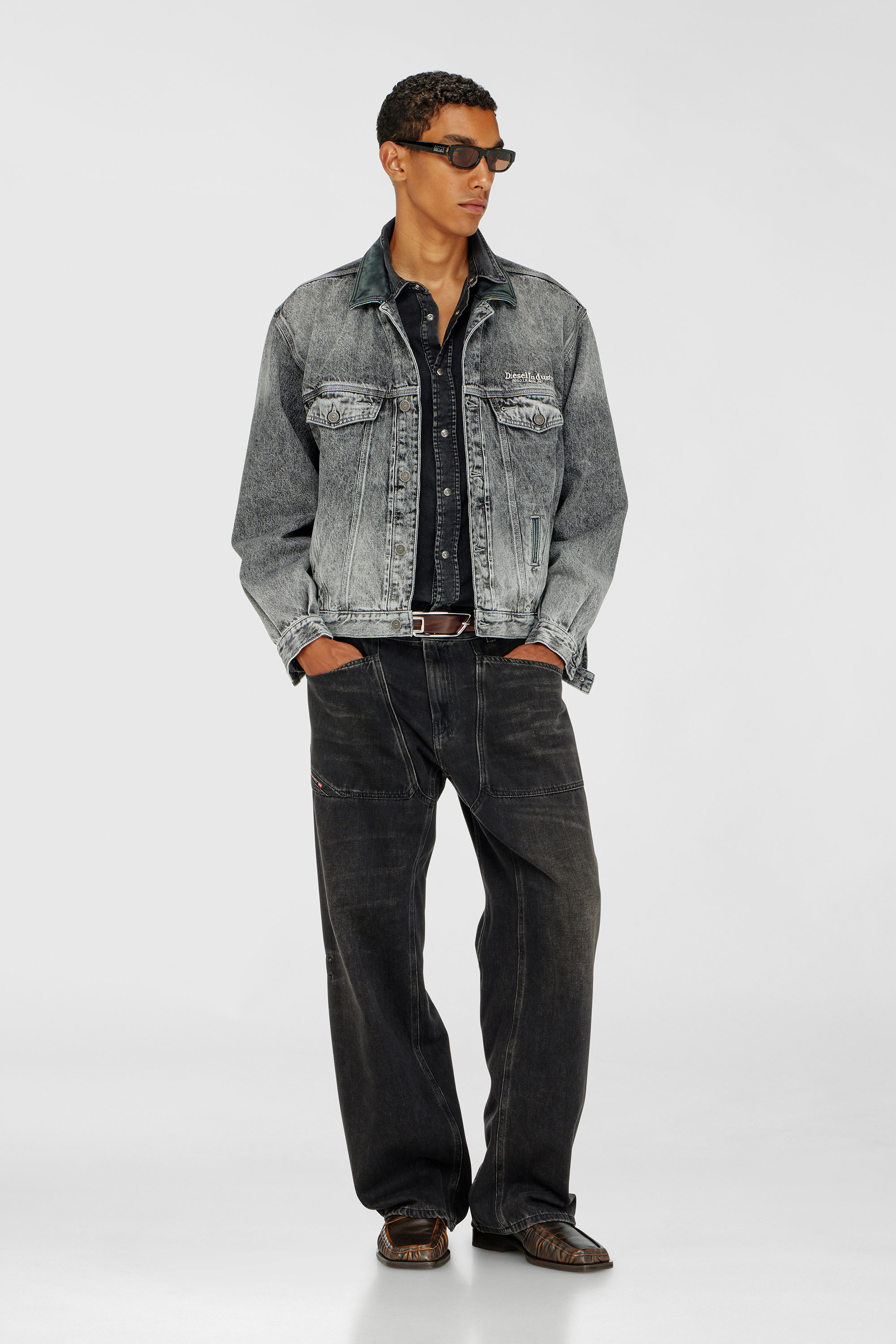 Diesel - D-DENVER-S, Unisex's Denim trucker jacket with tonal leather trims in Grey - 2
